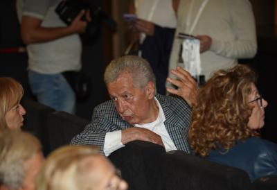 Miroslav Ilić zbog voditeljke udario na kolegu - usledilo polivanje i vređanje