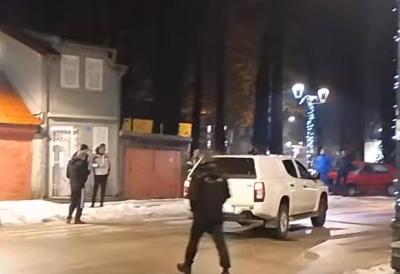 Pucnjava na Cetinju: Muškarac iz vozila zapucao, policija hitno reagovala