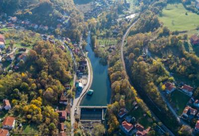 Sirene se aktiviraju tačno u 12 časova: Stanovnicima ovog grada u Srbiji stiglo upozorenje, građani će biti obavešteni i govornom porukom