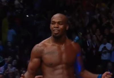 "Jesam li ja otpušten iz UFC-a?! Čoveče, koliko je ovo bolno" Džon Džons se SKROZ SLOMIO - nije znao da je gotovo