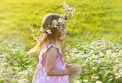 Sutra slavimo VRBICU, a jednu stvar je OBAVEZNO odneti u crkvu - Domaćice spremaju posni obrok, a evo šta je neophodno da urade deca za zdravlje