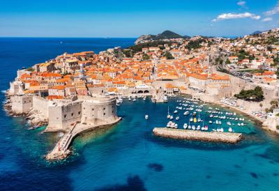 HAOS U HRVATSKOJ: Srušio se deo stadiona tokom meča