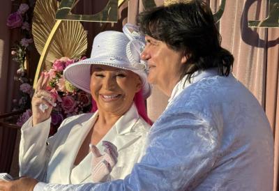 Dirljiv prizor u kući Zorice Brunclik, pevačica se oporavlja u porodičnom domu: Sin pokazao prazničnu atmosferu iz vile u Krnjač