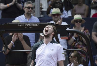 Bublik osvojil prvi naslov na pesku v Gštadu