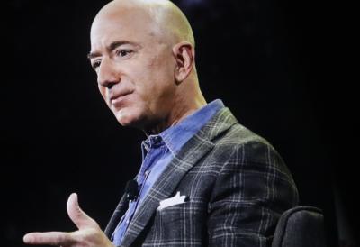 Jeff Bezos je prodal delnice Amazona v vrednosti skoraj 6 milijard dolarjev