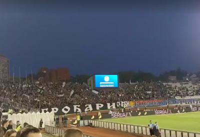 Dok Jug gori uoči revanša, pogledajte reakciju navijača AEK-a: Fudbaleri Partizana obradovali najsrećnije poklonima (VIDEO + FOTO)