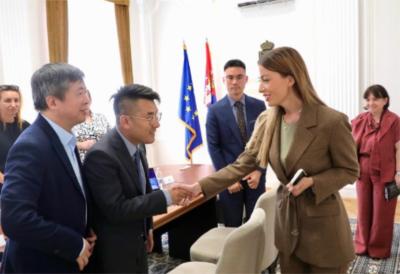Mesarovićeva in delegacija podjetja LAUNCH razpravljali o naložbah v Srbiji