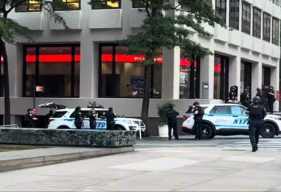 Policist in trije civilisti ubiti v streljanju v New Yorku