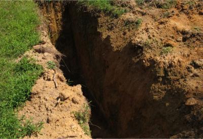 V Doljevcu pri Nišu zemlja zasula človeka med izkopavanjem