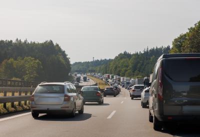 Blokada saobraćajnica očekuje se u popodnevnom špicu: Sledi kolaps širom Srbije, vozačima jutros izdata upozorenja - nepregledne kolone su već uočene ovde, sve stoji