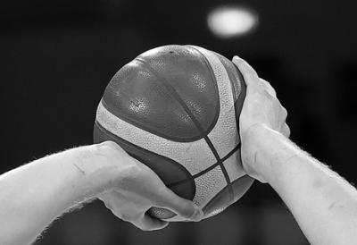 Umro čuveni košarkaški trener