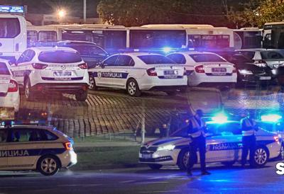 Prve fotografije sa mesta tragedije u Beogradu: Policija zatekla jezive stvari - Muškarac (30) skočio zbog mrtve devojke (28) u Beogradu