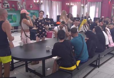 Voditeljka saopštila odluku koja je zaledila Belu kuću – jedna odluka potpuno poremetila odnose među takmičarima