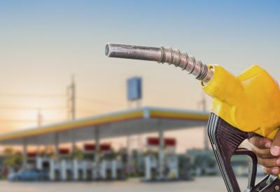 Nemački vozači u panici, cene nafte drastično skaču: U većini gradova preko 2 eura košta litar - Francuska najavila inspekcije širom države