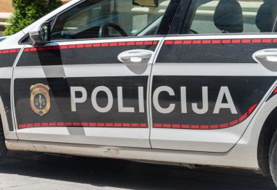 Spomenik v Baćevićih pri Mostarju oskrunjen z ustaškimi simboli