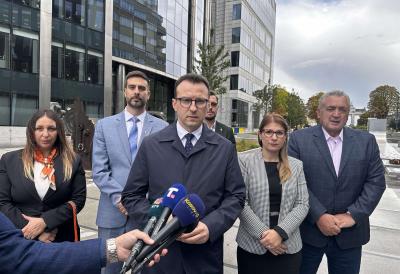 Petković o skidanju srpskih zastava u Gračanici: Kurti nastavlja sa kršenjem prva Srba