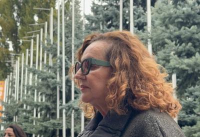 Pogođen saradnik Ane Bekute na koncertu u Čačku - necenzurisani snimak napada (VIDEO)