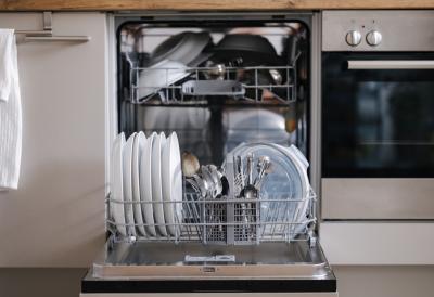 Ovo vam niko neće reći, a NE PIŠE NI U UPUTSTVU: Nemojte slučajno da perete ove stvari u mašini za sudove