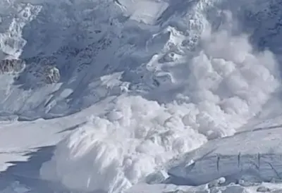 Snežna lavina zatrpala trojicu planinara iz Hrvatske: Velika akcija spasavanja u Sloveniji je u toku