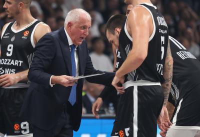 OBRADOVIĆ OPLEO PO IGRAČIMA: "Sramotno! Svi su na telefonima - NENORMALNO se ponašaju"