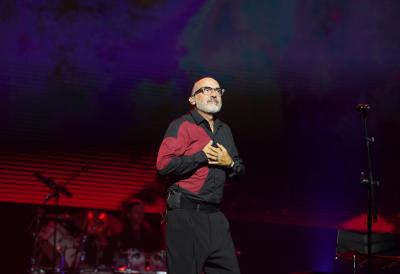 Toni Cetinski usred koncerta dobio neobičani dar koji ga je emotivno srušio: Uzvratio adekvatnim gestom koji će se pamtiti