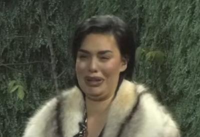 Mina Vrbaški grca u suzama, kada ga je videla poletela mu u zagrljaj - Za nju je ovo poseban dan