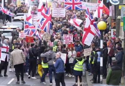 Meštani već ugradili panik-tastere, vlada opšti strah: Hiljade na ulicama, političari izviždani i isterani iz gradske sale - evo šta je sve uznemirilo u ovom gradu (VIDEO)