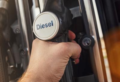 DIZELAŠI ODLAZE U ISTORIJU: Prestigla ih još jedna vrsta automobila - Prodaja ispod svakog nivoa