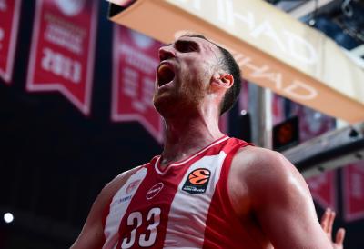 PLASMAN ALI I BRIGE: Milutinov se povredio u pobedi Olimpijakosa