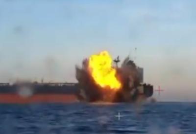 Buknuli u plamen ruski naftni tankeri: Ukrajinski dronovi izveli žestok napad na Crnom moru, vrednost nafte skoro 70 miliona dolara - evo šta su tačno 