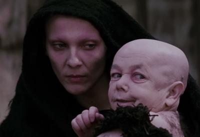 Jeziva scena iz "Stradanja Hristovog" krije tajnu 20 godina: Šta simbolizuje dete u rukama Sotone?