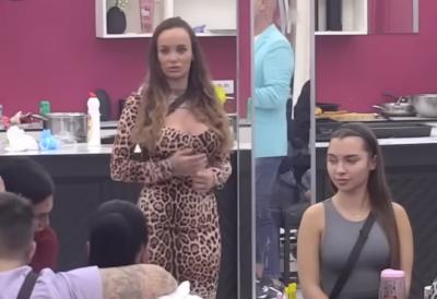 Kakav smrad, MONSTRUM: Teodora žešće napljuvala NJEGA zbog veridbe, Bela kuća se CELA trese