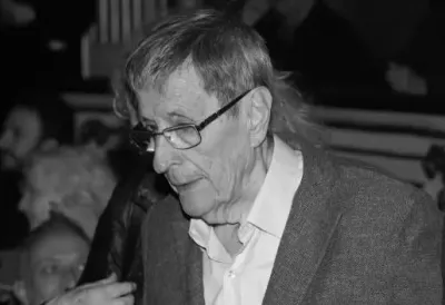 Počela komemoracija slavnog reditelja Zdravka Šotre: Uplakana supruga sa sinom pristigla prva