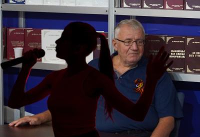 Isplivali detelji afere Šešelja sa našom pevačicom: Iznela u javnost sve o njihovom odnosu