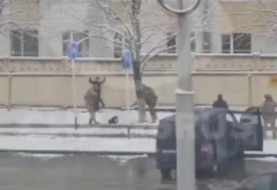 Devojka (18) htela da postavi bombu na vojno vozilo: Drama u Rusiji, tinejdžerka uhvaćena na delu (VIDEO)