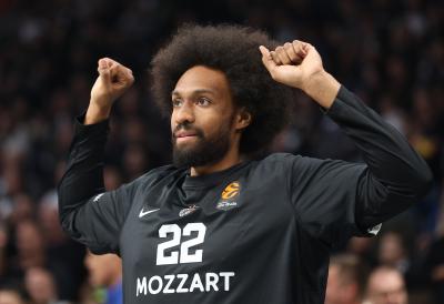 OVAJ POGLED GOVORI SVE: Džabari Parker postao "MIM" večeri (FOTO)