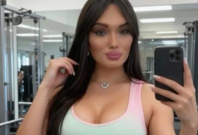 Ana Nikolić pokazala svoje telo posle promene pola i zapalila društvene mreže: Obline, silikoni i trbušnjaci pucaju na sve strane