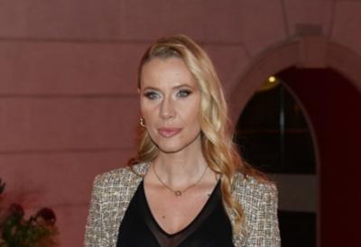 Poznata voditeljka progovorila o borbi sa opakom bolešću, doktori otkrili tumor veličine fudbalske lopte: "Da sam ostala u drugom stanju umrla bih"