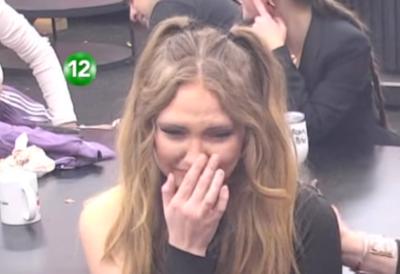 Stigle tužne vesti od porodice - Učesnica "Elite" se rasplakla usred programa, informacija je slomila