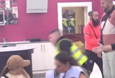 Novi fizički sukob  - nakon Asmina, i ova elitarka je udarila Aneli: Ahmićeva nije ni videla ko je napao, ali na snimku se vidi