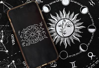 Ovog vikenda 5 horoskopskih znakova menja svoj život pod uticajem poslednjeg mladog Meseca u 2025.