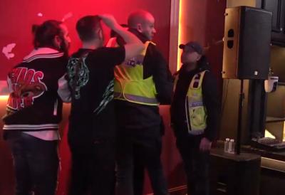 Terzi preti DISKVALIFIKACIJA: Brutalno napao Mininog novog dečka - umalo mu rascepao glavu, svi se digli na noge (VIDEO)