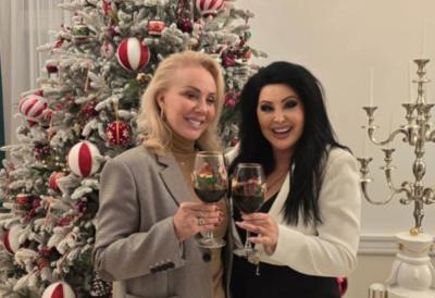 Lepa Brena upoznala unuku Dragane Mirković: Pogledajte kako je proteklo okupljanje u dvorcu