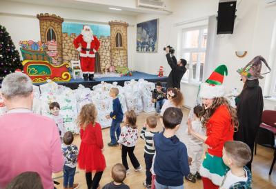 "NOVOGODIŠNJA ČAROLIJA" I PAKETIĆI ZA MALIŠANE ZAPOSLENIH "GRADSKE ČISTOĆE"