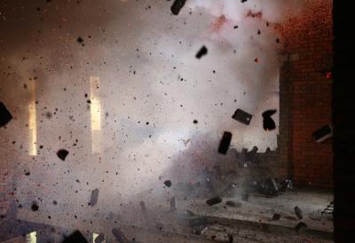 Eksplozija raznela kuću, majka i troje dece bore se za život: Delovi leteli na sve strane, stanari evakuisani još povređenih uključujući dvoje dece