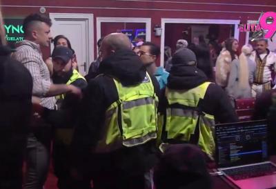 Obezbeđenje hitno upalo u kazino: Terza uhvatio Minu na delu sa drugim zadrugarom pa demolirao sve oko sebe - popenio od besa (VIDEO)