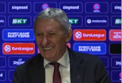 HIT KONFERENCIJA: Pričaj srpski da te ceo svet razume - Svetislav Pešić imao ozbiljne jezičke poteškoće (VIDEO)