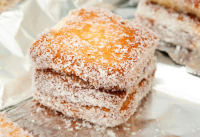 Najmekši posni kolač od griza: Sprema se prebrzo, mekan je kao duša - Pleh će nestati začas