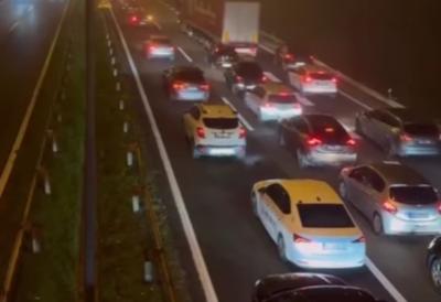 Velike saobraćajne gužve: Formirane kolone vozila u smeru ka Beogradu - u prestonici su ovo kritične tačke (FOTO/VIDEO)