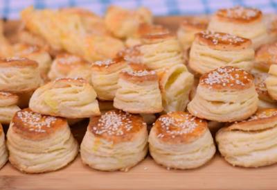 LISNATE POGAČICE sa sirom i još samo 4 sastojka - tope se u ustima, gotove za 20 minuta i ostaju sveže i mekane danima, savršene za doručak i užinu